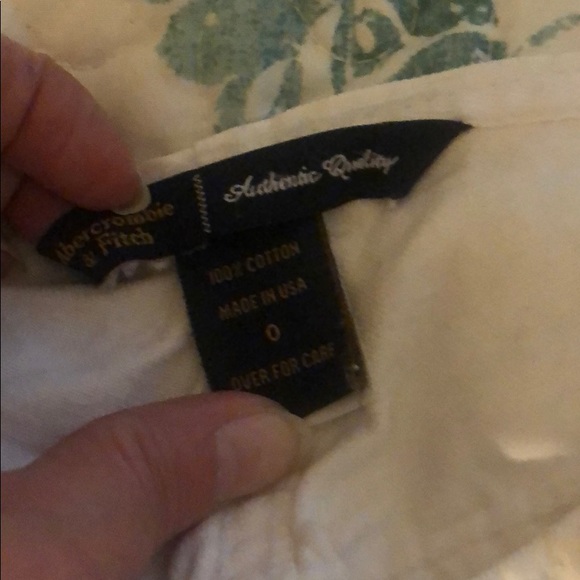 EUC Vintage Distressed Abercrombie & Fitch Jeans - Picture 6 of 6